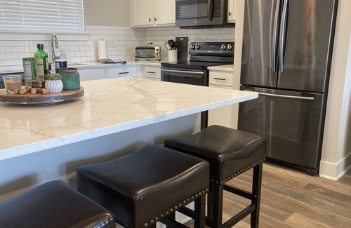 Graford Condo | Breathtaking top floor 2BR 2BA condo overlooking Possum Kingdom Lake & marina