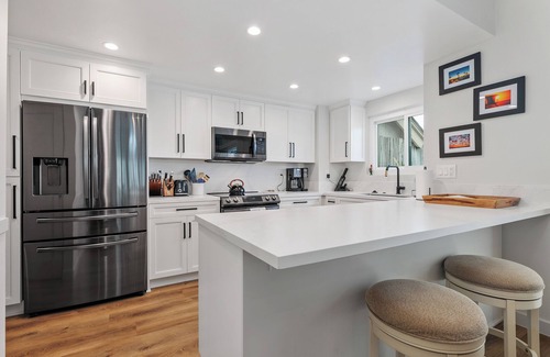 Solana Beach Condo | Breeze & Bridle Comfy Condo WFH near Beach, Pool and Racetrack