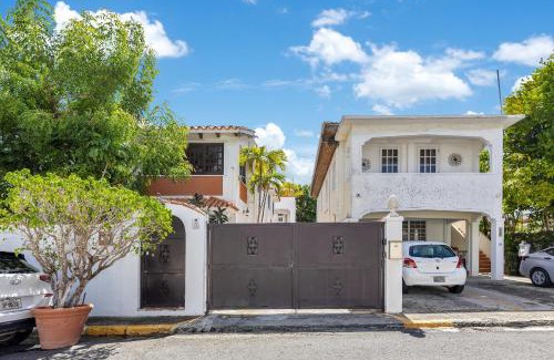 Parque Apartment | Breezy beach apt, steps to the sand! Full AC too - 18 Up