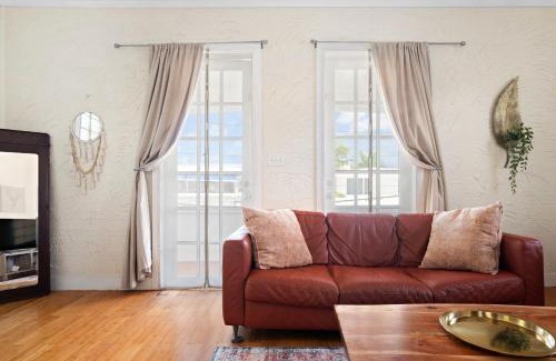 Parque Apartment | Breezy beach apt, steps to the sand! Full AC too - 18 Up