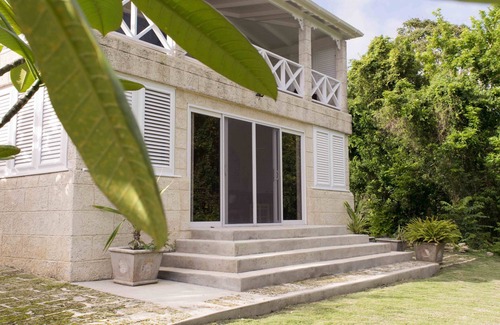 Apes Hill Apartment | Breezy, hilltop retreat with pool, only 10 minutes from Holetown