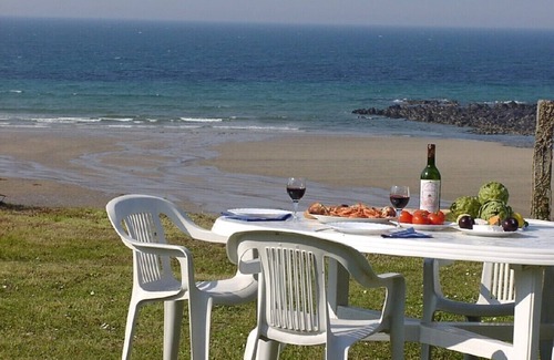 Locquirec House | Breton fisherman's house with direct access to the sandy beach, beautiful sea view