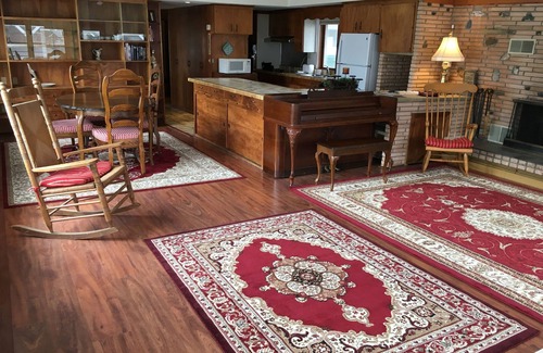 Whitmore Lake House | Brian Boru's White House Cttge On The Lake ~ Ann Arbor ~ Kayaks ~ Pontoon Avail