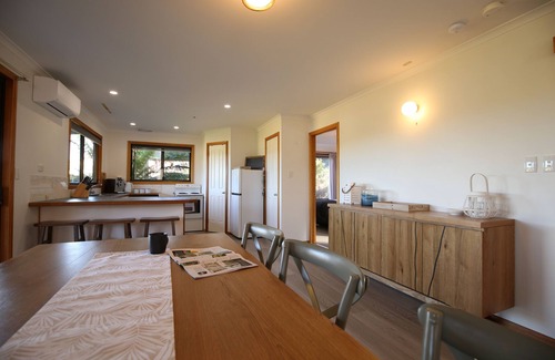 Port Arthur Cottage | Bridgecroft Beach Shack - blissful spa retreat for 6