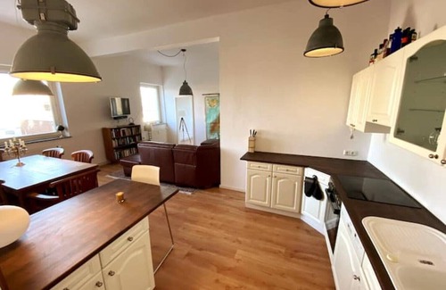 Nordstadt Apartment | Bright 3 room apartment near the university