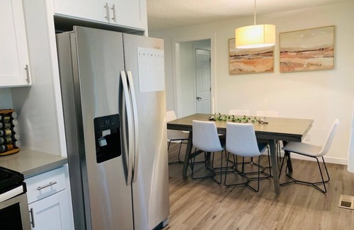 Northeast Bellevue House | Bright 3BR Bellevue Haven, Minutes to Downtown,entire house