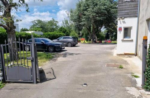 Berg House | Bright and cozy room close to airport Grenier