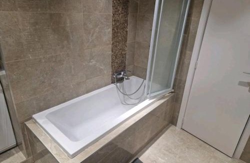 Berg House | Bright and cozy room close to airport Grenier