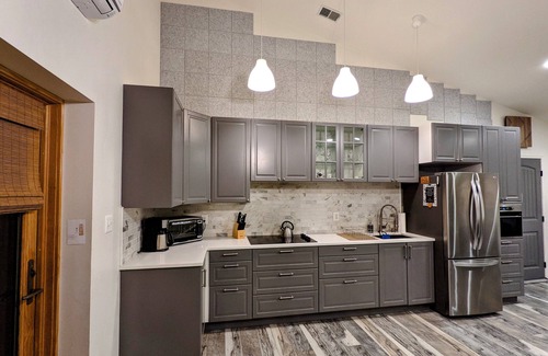 Midland Apartment | Bright and peaceful apartment on a 14 acre farm