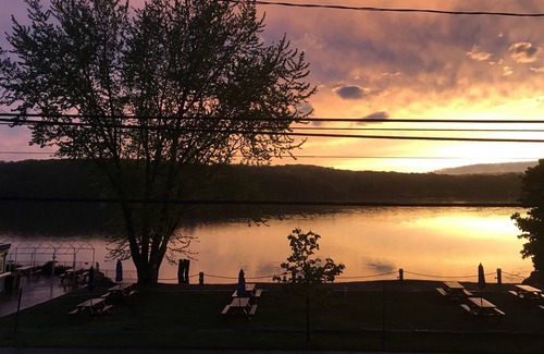 Mystic Apartment | Bright Apartment Along the Mystic River