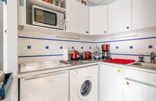 Carnac Apartment | Bright apartment in Carnac, 500m from beaches, 2 bedrooms, parking