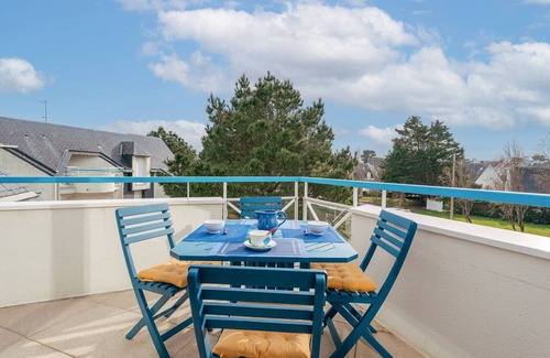 Carnac Apartment | Bright apartment in Carnac, 500m from beaches, 2 bedrooms, parking