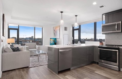 Shawmut Apartment | Bright Full Kitchen | Downtown Boston 2BR | Fast Wifi | Gym | Yoga