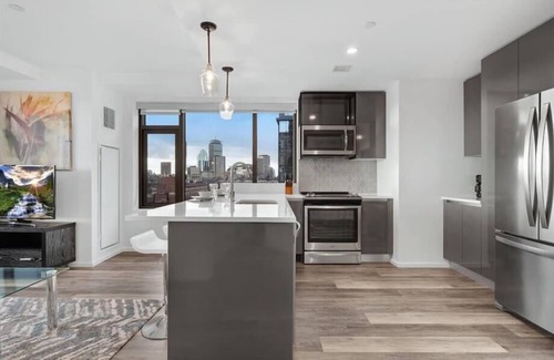 Shawmut Apartment | Bright Full Kitchen | Downtown Boston 2BR | Fast Wifi | Gym | Yoga