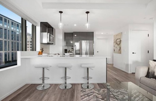 Shawmut Apartment | Bright Full Kitchen | Downtown Boston 2BR | Fast Wifi | Gym | Yoga