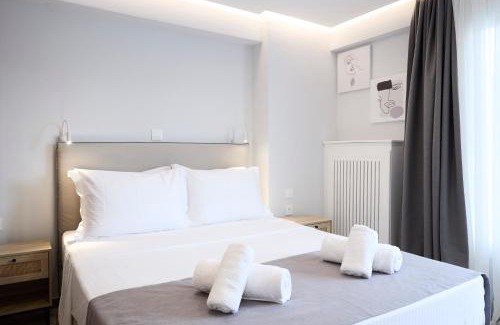 Athens City Centre Apartment | Bright space with street view, near Acropolis