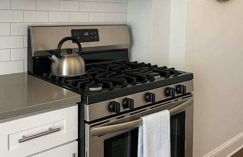 Hyde Park Apartment | Bright & Spacious 2BR– Prime Hyde Park Location