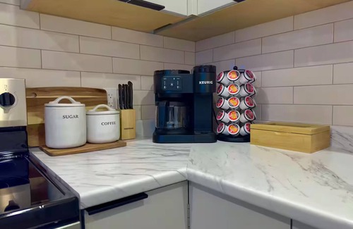 Kamloops House | Bright suite in Juniper with stunning views