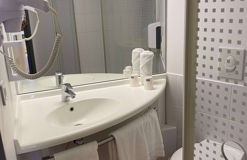 Montauban Hotel | Brit Hotel Confort Montauban