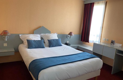 Avermes Hotel | Brit Hotel Essentiel Moulins Avermes