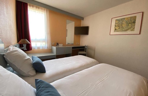 Avermes Hotel | Brit Hotel Essentiel Moulins Avermes