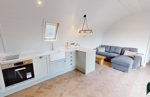 Latheronwheel Ski Chalet | Bromach Lodge - Luxury Glamping. Sleeps up to 6. Gorgeous Sea Views along NC500