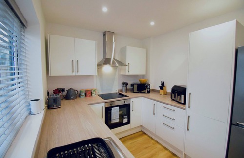 Bromsgrove House | Bromsgrove. Newly Refurbed Property With Outhouse. 4 bed 2.5 Bathroom Games Room