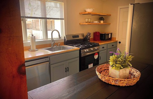 Bridgewater House | Brookside by Newfound Lake ! nRenovated 2 bdrm home - short walk to sandy beach