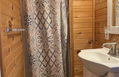 Grawn House | Brookside Cottages and Resort Northwood Cottage