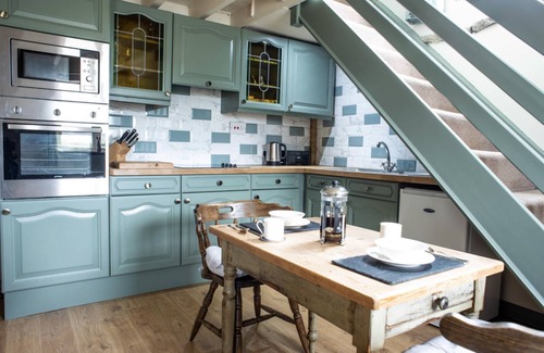 Foolow Cottage | Brosterfield Cottage - sleeps 2 guests in 1 bedroom