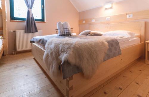 Zgornja Sorica House | Brunarica