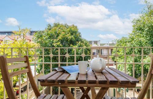 Brunswick House | Brunswick 3bdrm townhouse, with parking by Custom Bnb Hosting