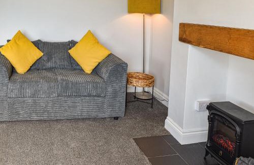 Llanfair House | Bryn Derwen