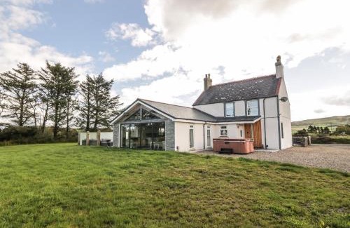 Garn Fadryn House | Bryn Ffynnon