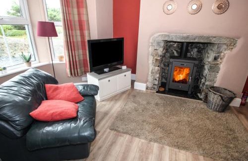 Garn Fadryn House | Bryn Ffynnon