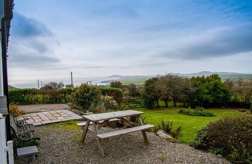 Rhiw Cottage | Bryn Goleu - Three Bedroom Cottage, Sleeps 6