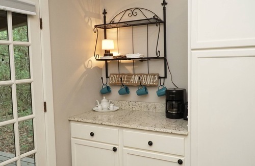 Nacogdoches Cabin | Bucks Head - A romantic forest getaway at Stag Leap Cabins!