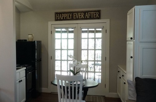 Nacogdoches Cabin | Bucks Head - A romantic forest getaway at Stag Leap Cabins!