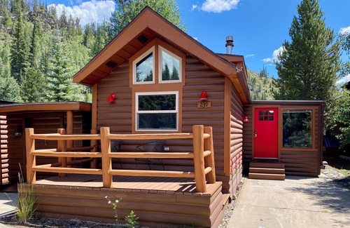 Breckenridge Ski Chalet | Budget Bungalow on the Swan River