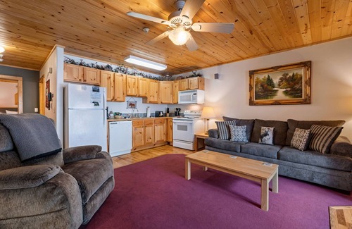 Fall River Estates Condo | Bugle Pointe B10 (Private Hot tub) River Views!