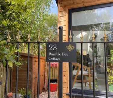 Plymstock Apartment | Bumble Bee Cottage