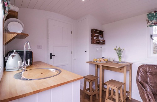 Whepstead Cottage | Bumble's Retreat