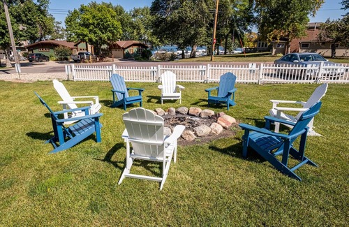 West Okoboji House | Bungalow 3: Anchor Away Bungalow