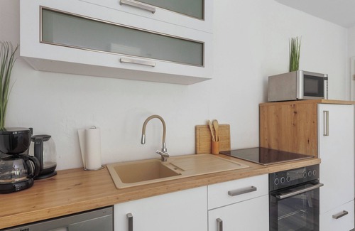 Niedenstein House | Bungalow 'Die Grüne Wiese' with Shared Terrace, Shared Garden and Wi-Fi