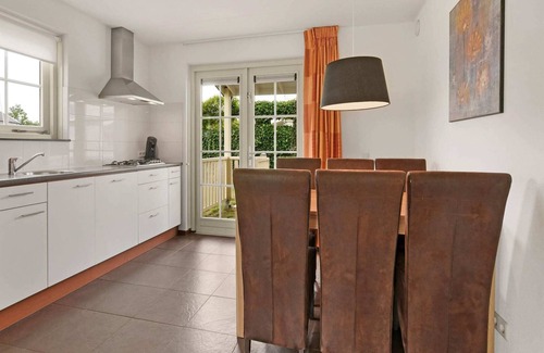 Municipality of Nissewaard House | Bungalow in Zuytland Buiten with Fishing Platform