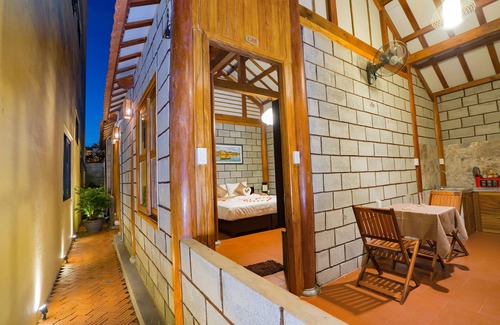 Cam Ha House | Bungalow Room with View