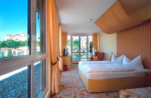 Ach Hotel | Burgblick