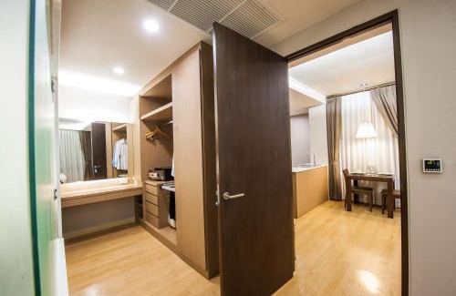 Tha Tum Hotel | Burgundy Residence 304