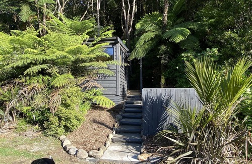 Whangamata Cabin | Bush Edge Studio