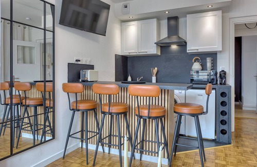 Centre Ville Rive Gauche Apartment | Cécile, joli F2 avec parking, proche de la Seine